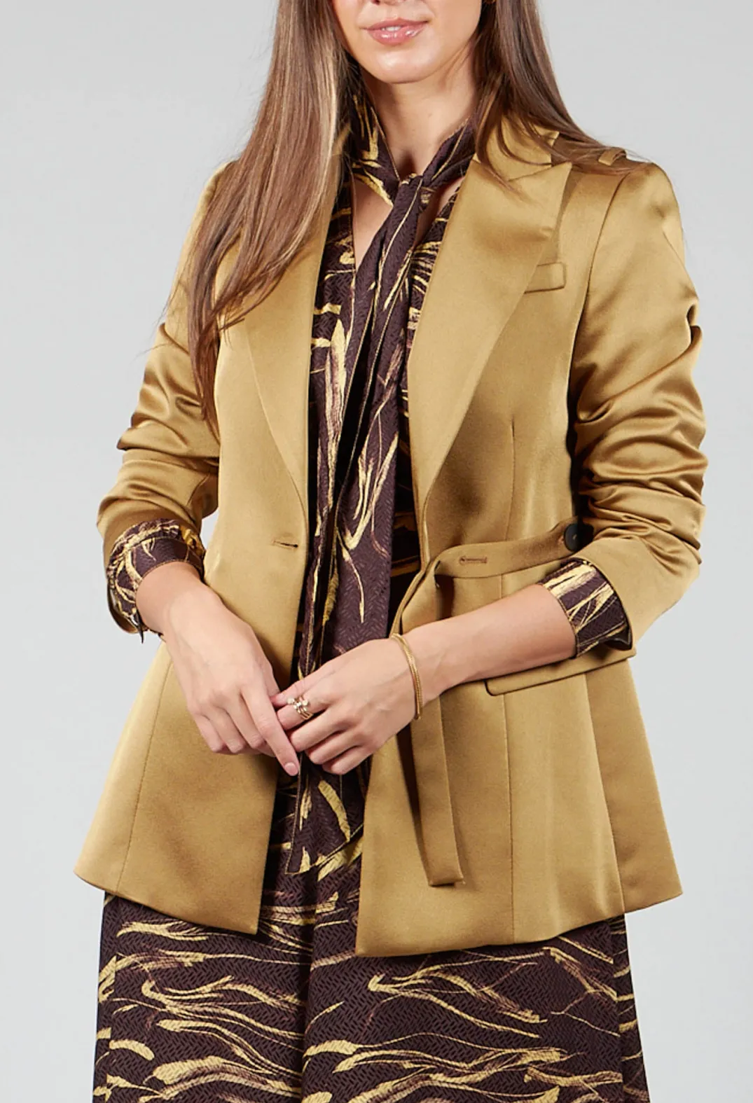 Beatrice B Jackets^Gloss Satin Blazer in Tobacco