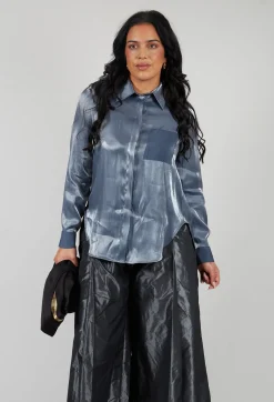 Sfizio Tops^Glossy Shirt in Blue