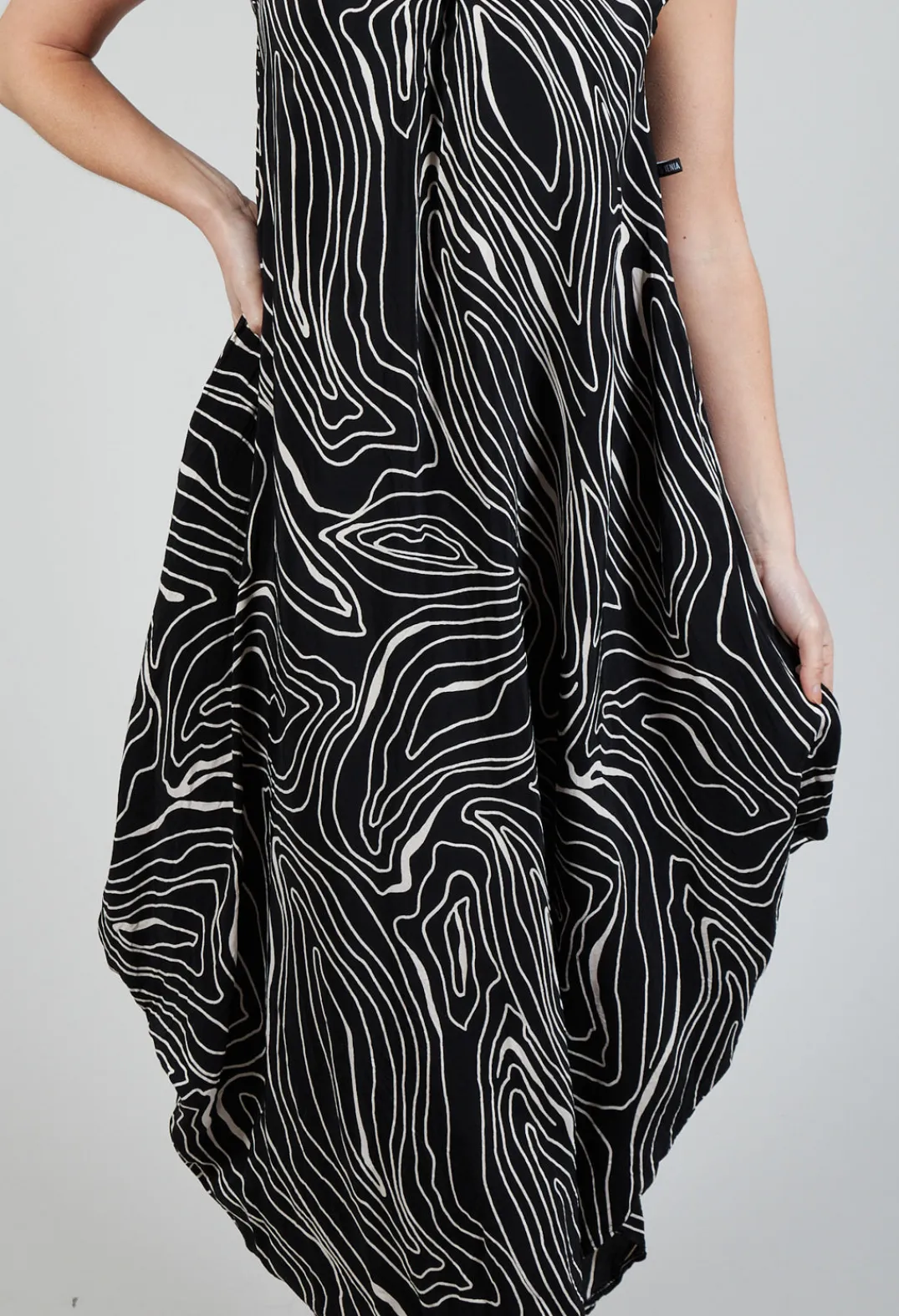 Xenia Design Dresses^GRKO Dress in Black with White
