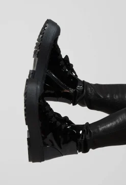 Sort Aarhus Boots^High Shine Trainer Style Boots in New Lime Nero