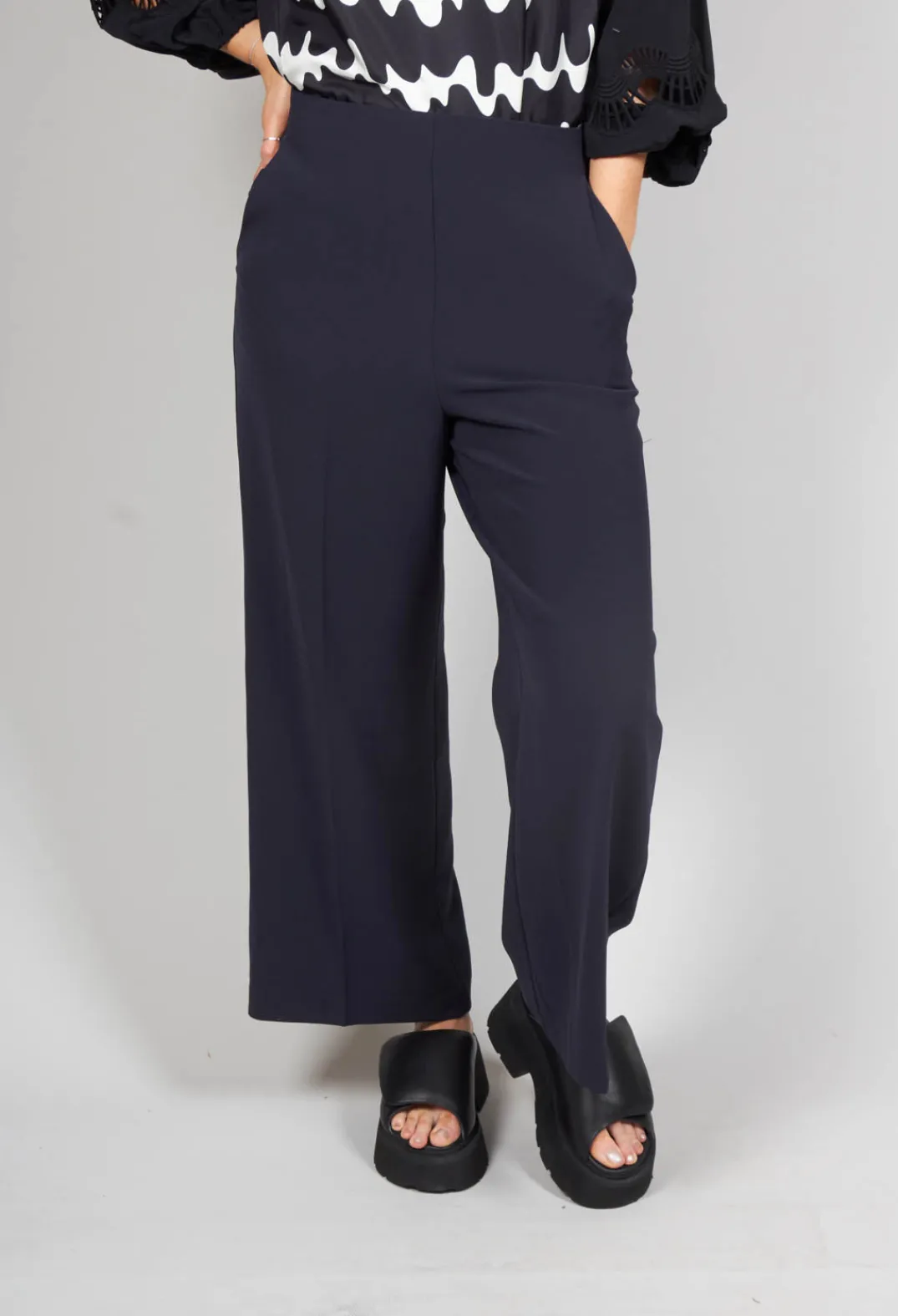Beatrice B Co-ords & Suits^High Waisted Tailored Trousers in Navy