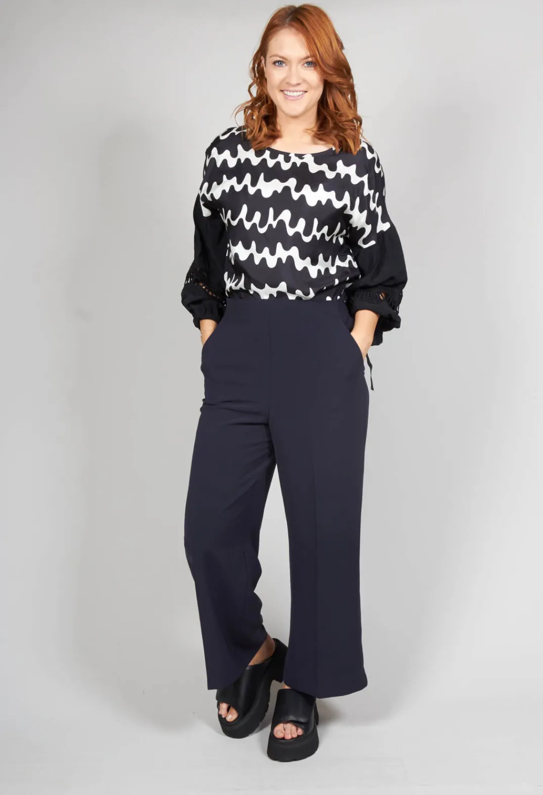 Beatrice B Co-ords & Suits^High Waisted Tailored Trousers in Navy