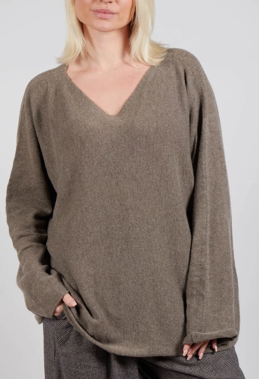 Album Di Famiglia Cardigans^HK V Neck Oversized WS in Nut