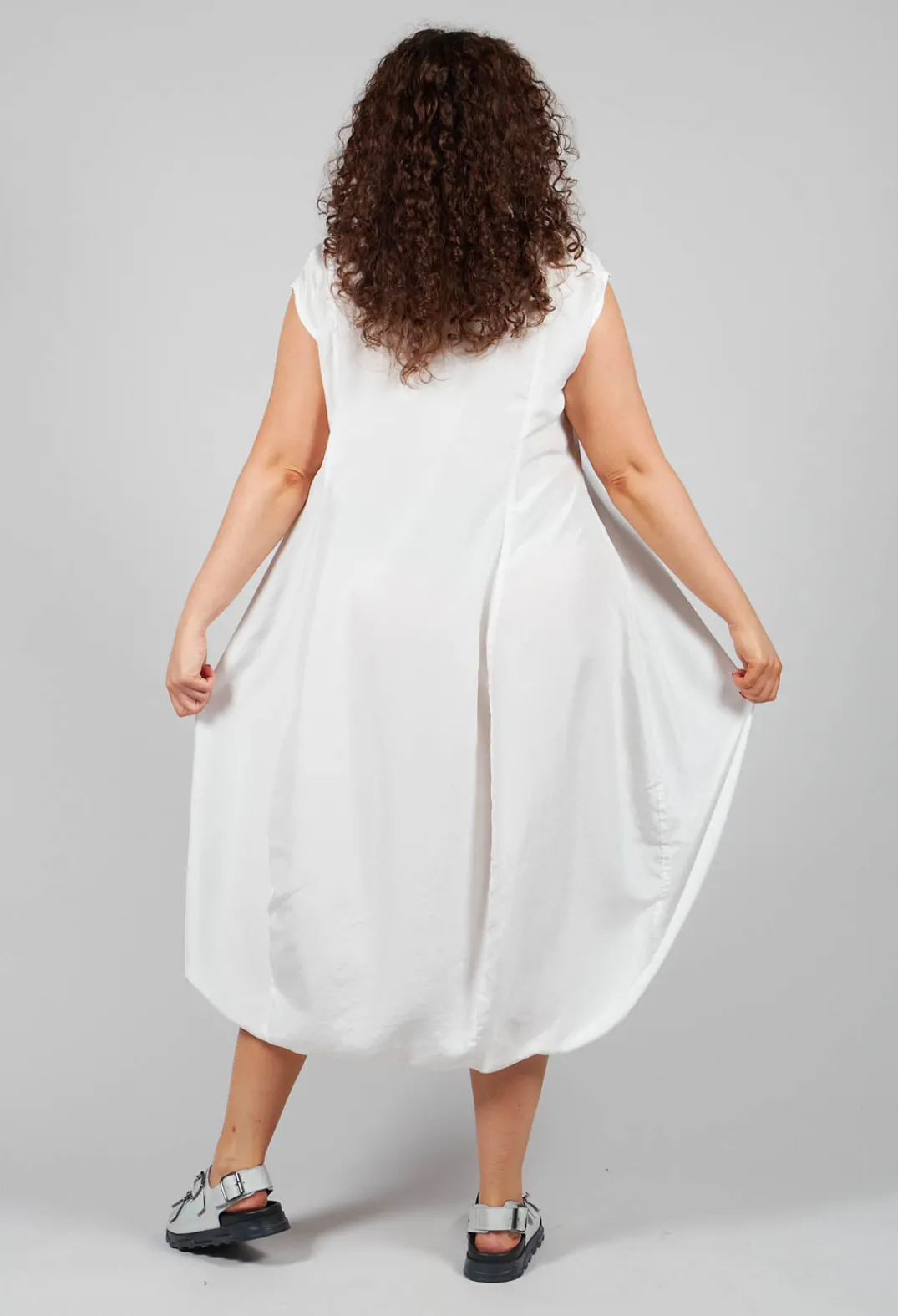 Privatsachen Dresses^Jahrest Dress in Schnee