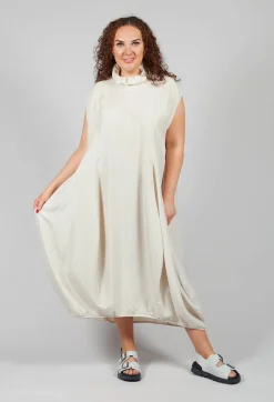 Privatsachen Dresses^Jahrest Dress in Stroh