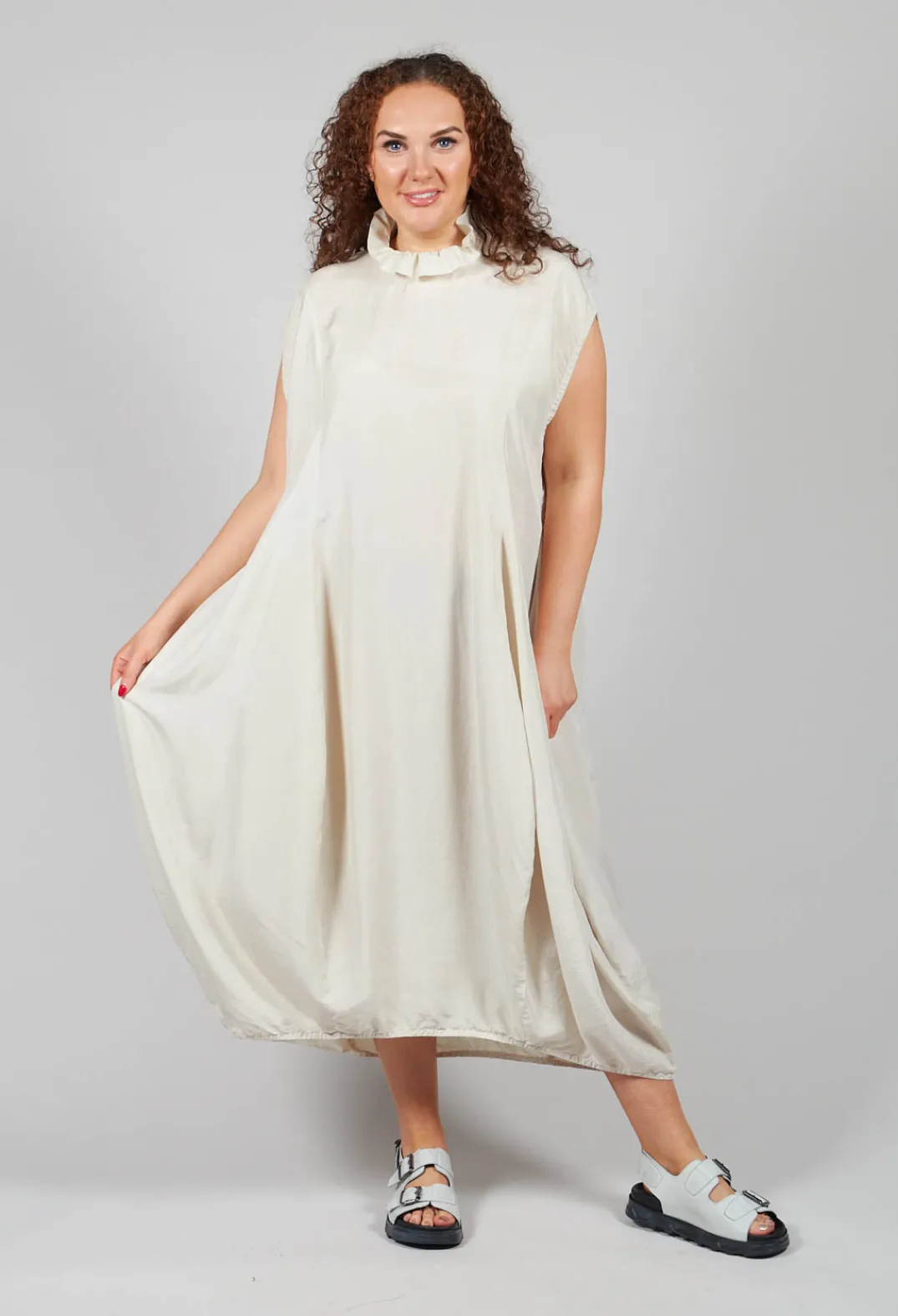 Privatsachen Dresses^Jahrest Dress in Stroh