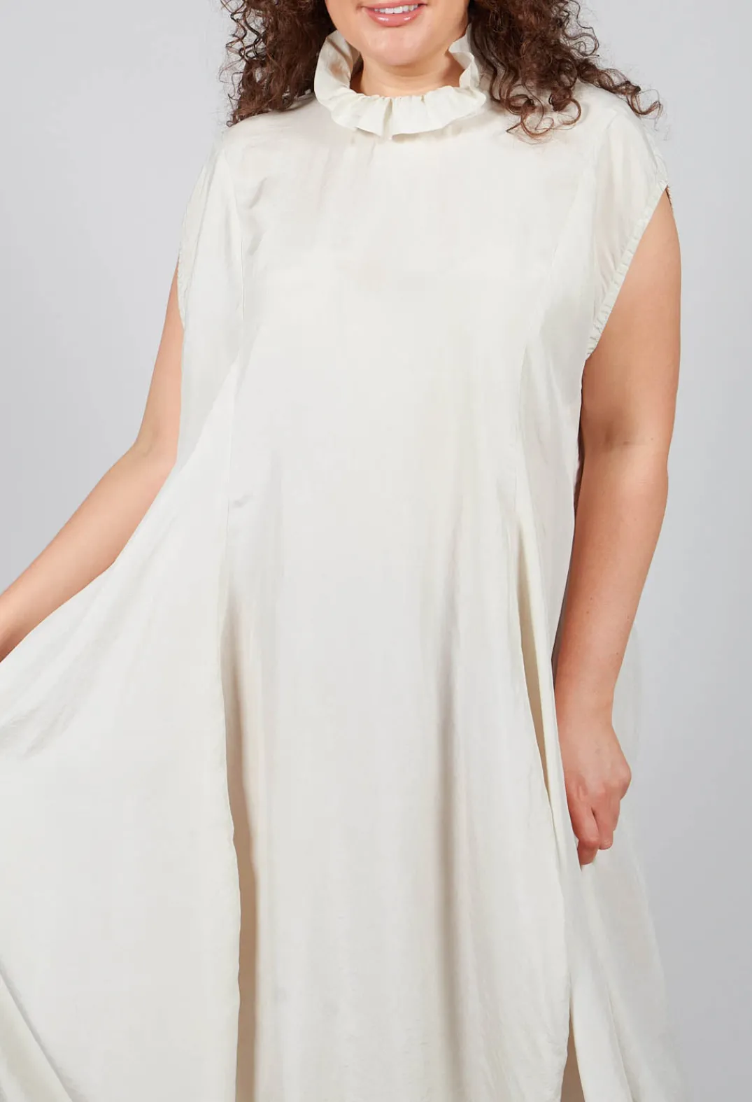 Privatsachen Dresses^Jahrest Dress in Stroh