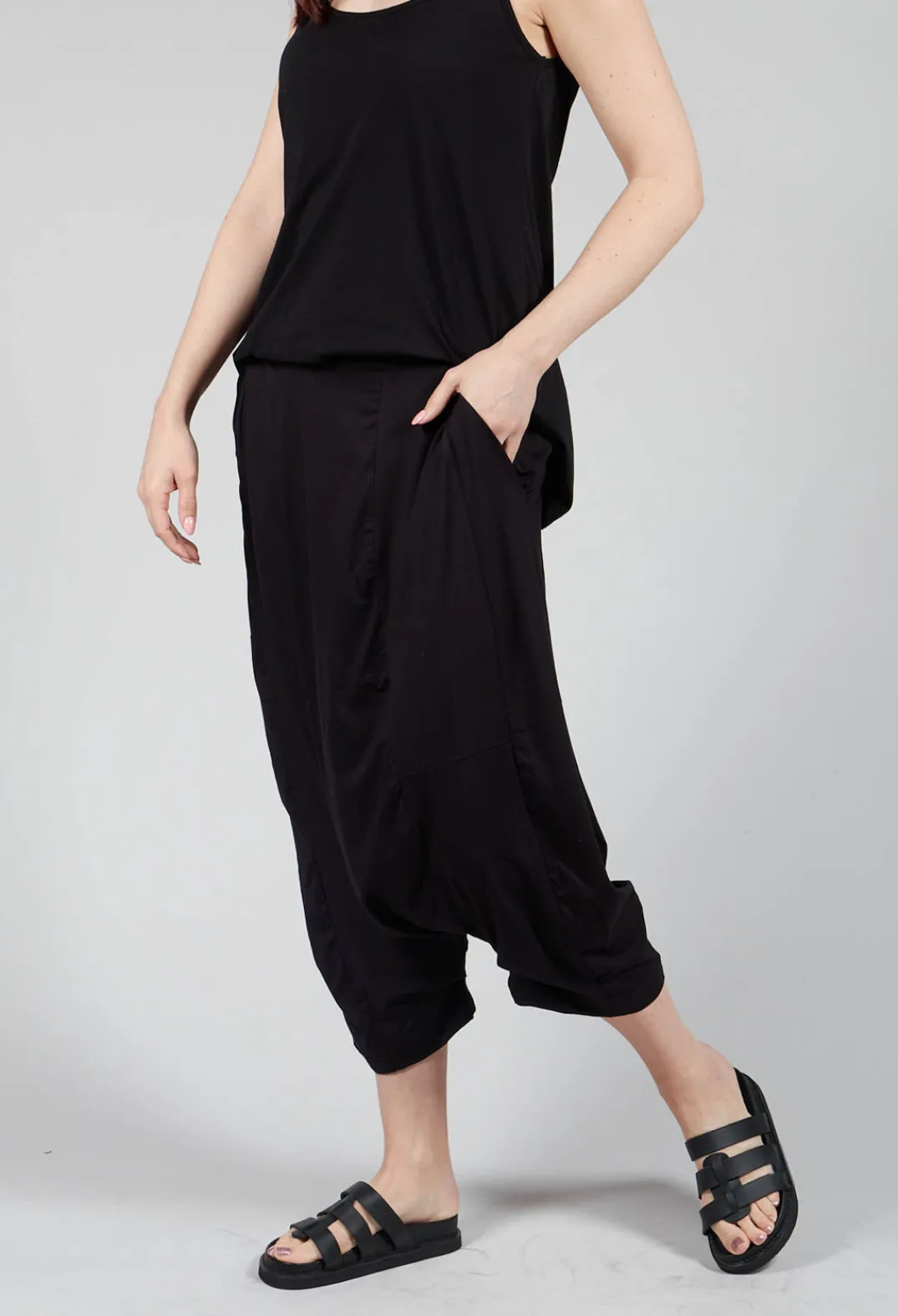 Bread and Butter Trousers^Jersey Drop-Crotch Trousers in Black