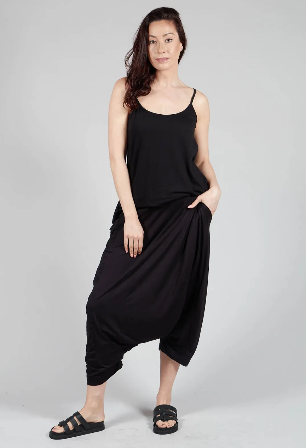 Bread and Butter Trousers^Jersey Drop-Crotch Trousers in Black
