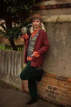 Eribe Tops^Kinross Waistcoat in Garnet
