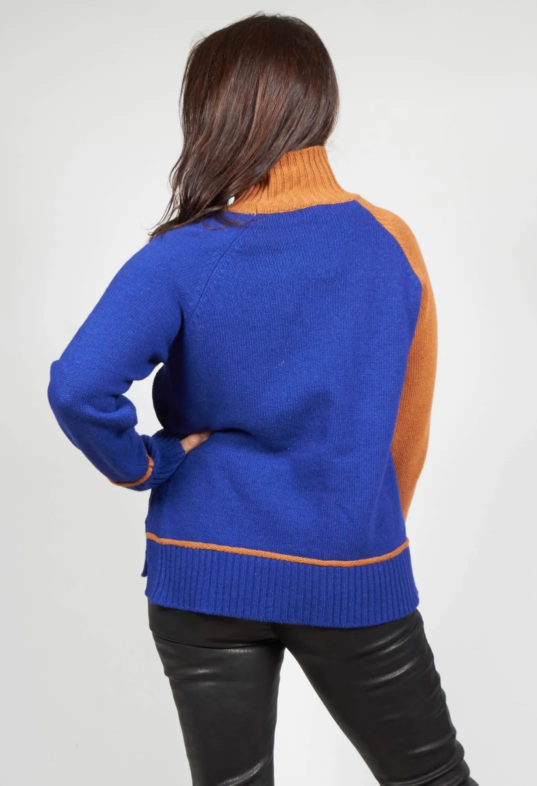 Maliparmi Jumpers^Knitted Sweater in Blu Arancio