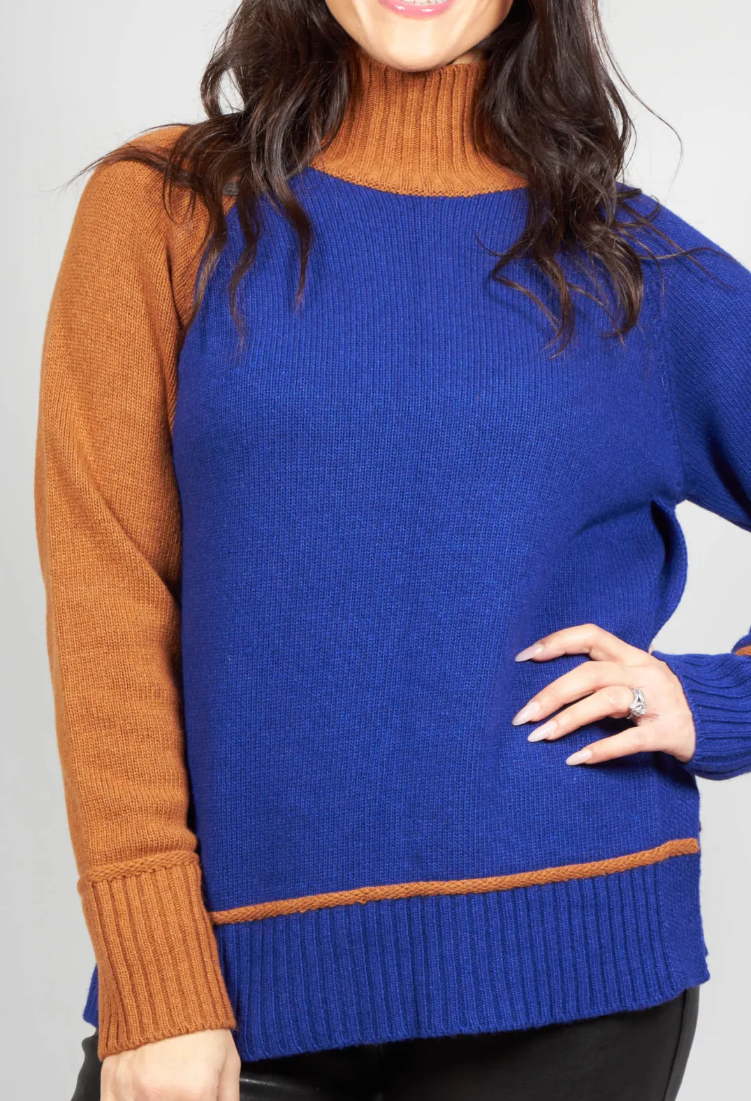 Maliparmi Jumpers^Knitted Sweater in Blu Arancio