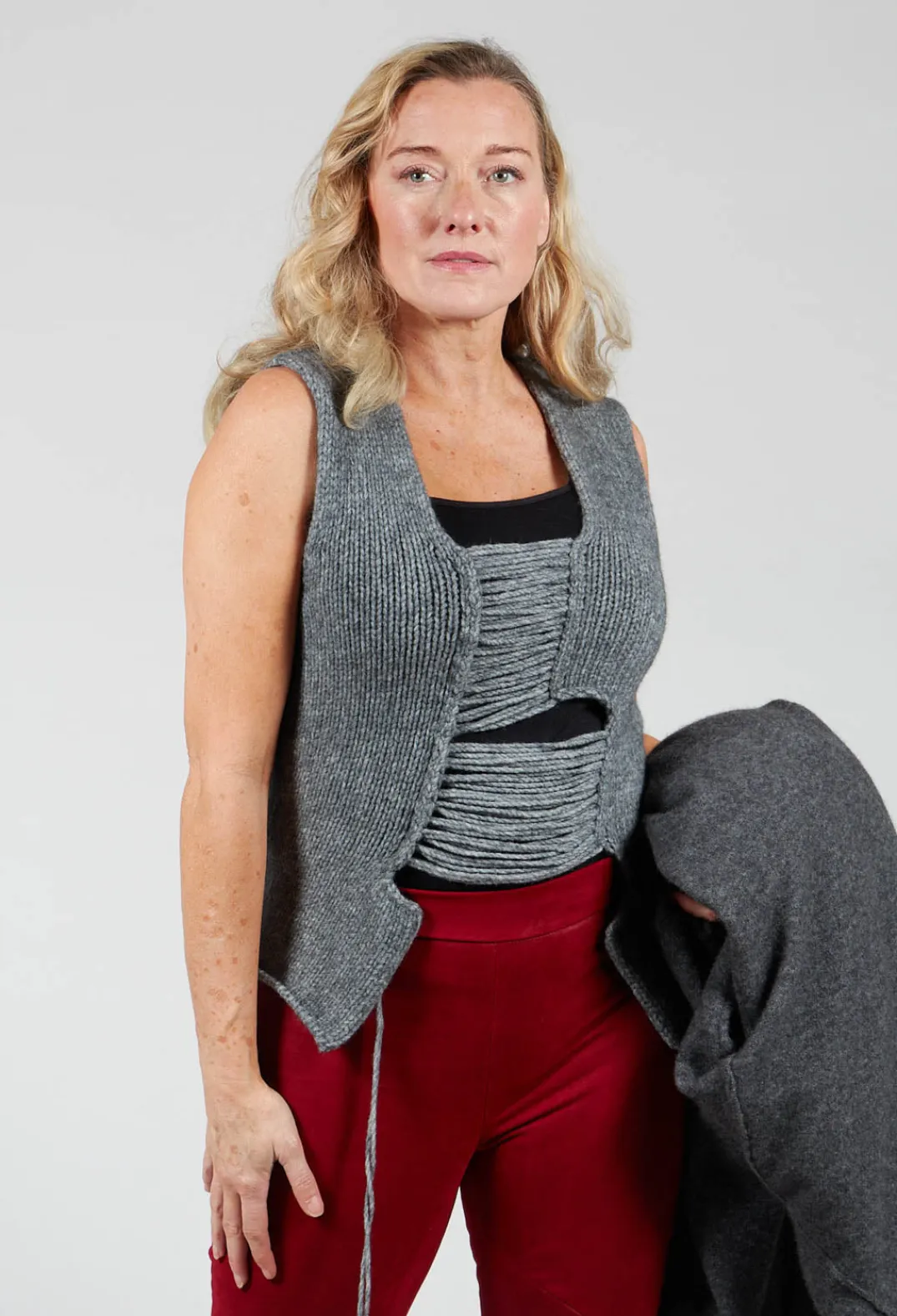 Isabel Benenato Tops^Knitted Vest with Ladder Feature in Grey