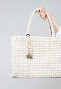 Anokhi Bags^Large Tote Bag with Dogtooth Print in Off White and Sand