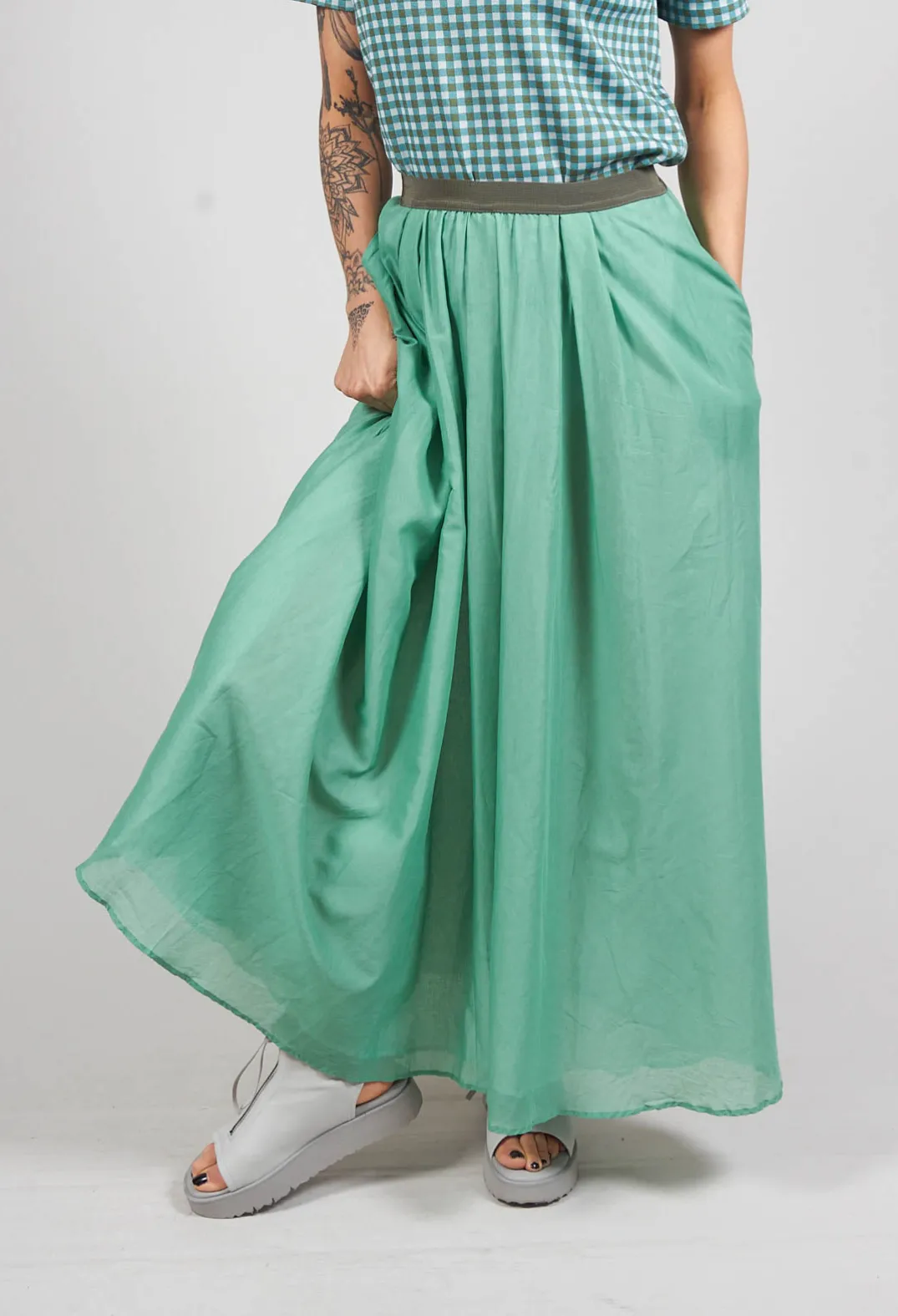 Niù Skirts^Layered Maxi Skirt with Contrast Waistband in Emerald