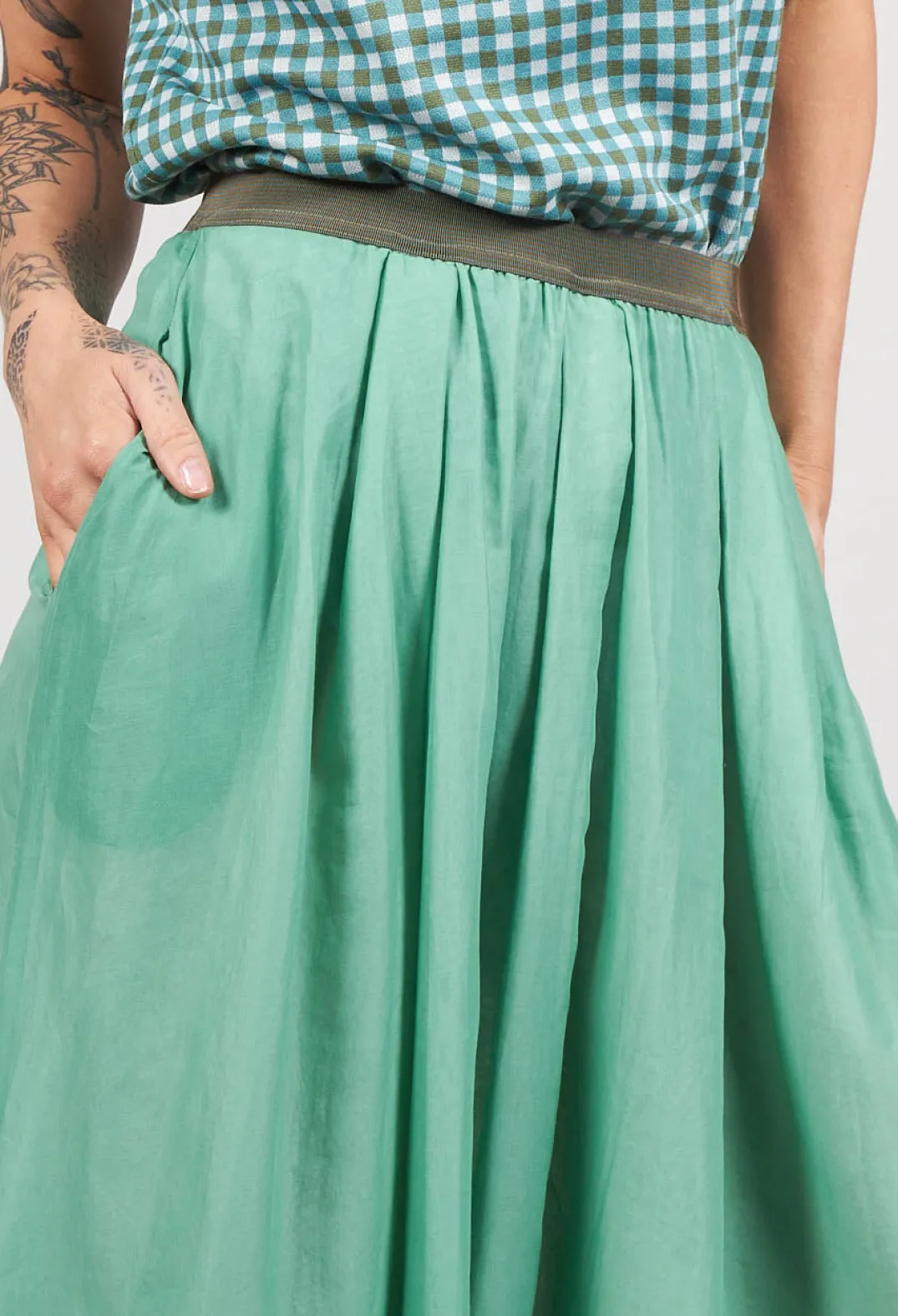 Niù Skirts^Layered Maxi Skirt with Contrast Waistband in Emerald