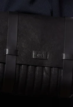 IXOS Bags^Leather Messenger Bag in Black