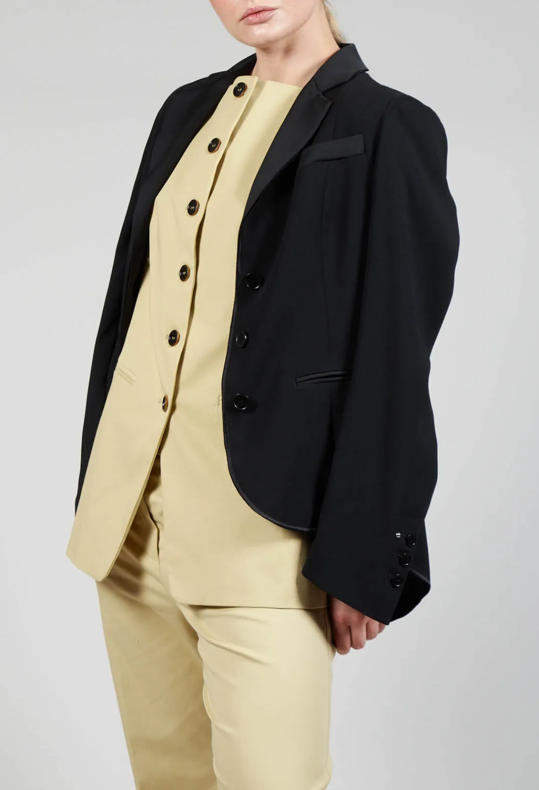 High Jackets^Liaison Jacket in Black