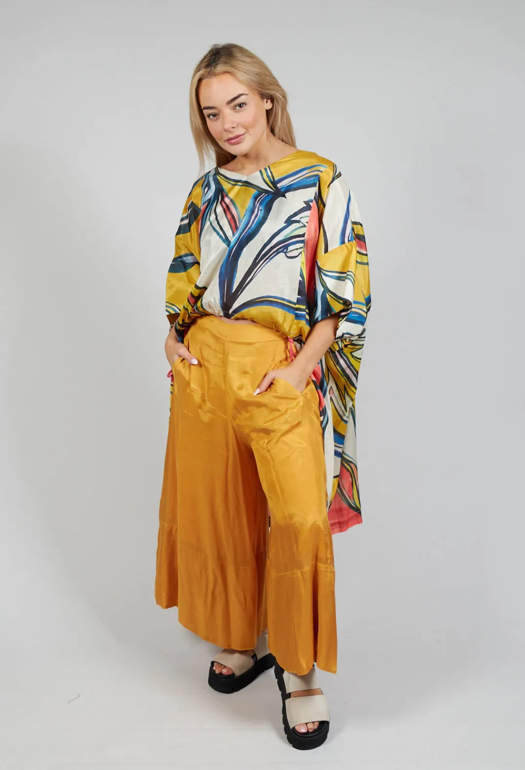 Bize Trousers^Lightwear Culottes in Beige Saffron