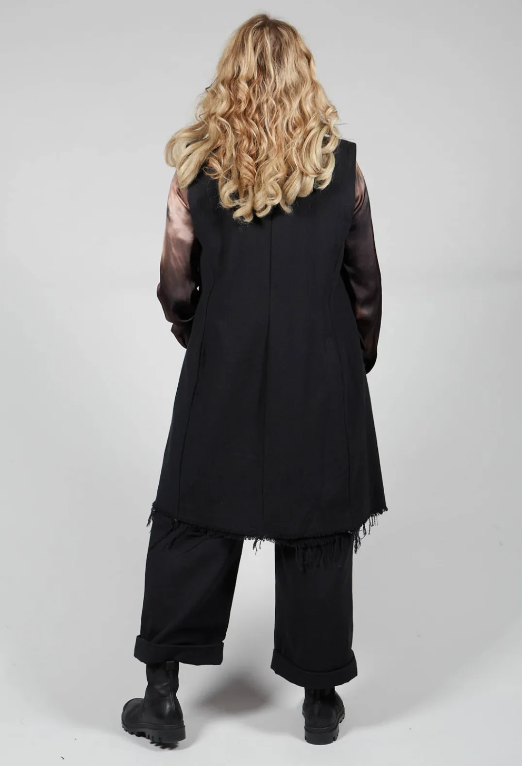 Amici Jackets^Long Button Up Vest in Black