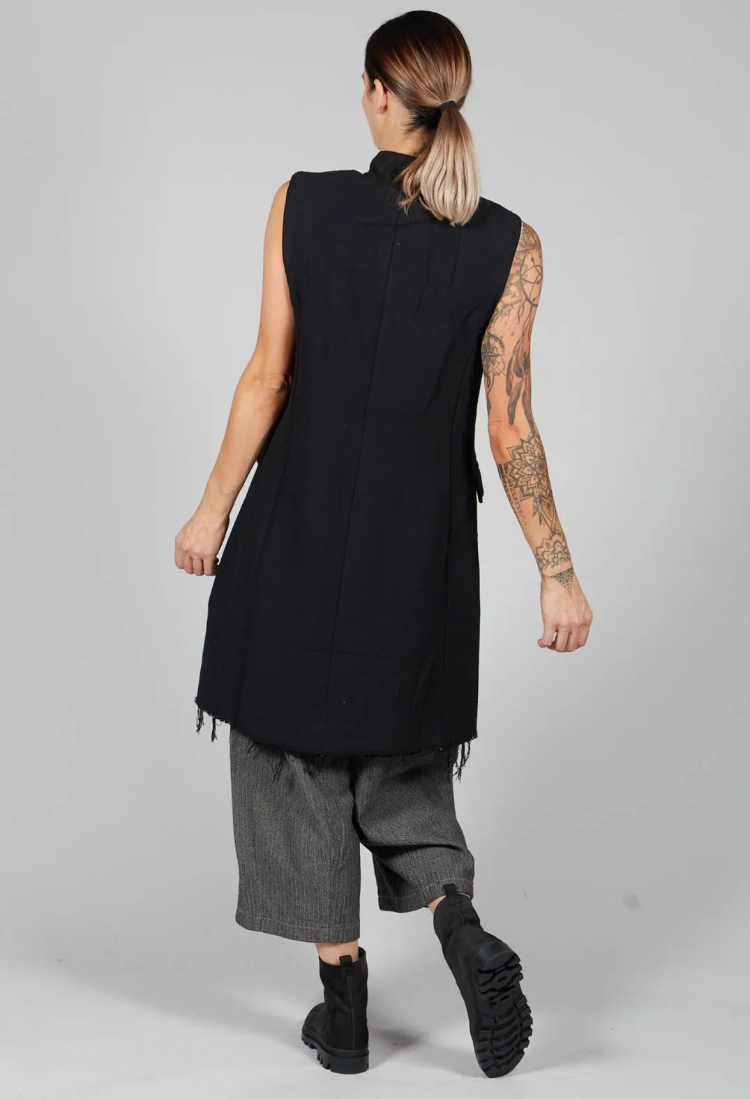 Amici Jackets^Long Button Up Vest in Black