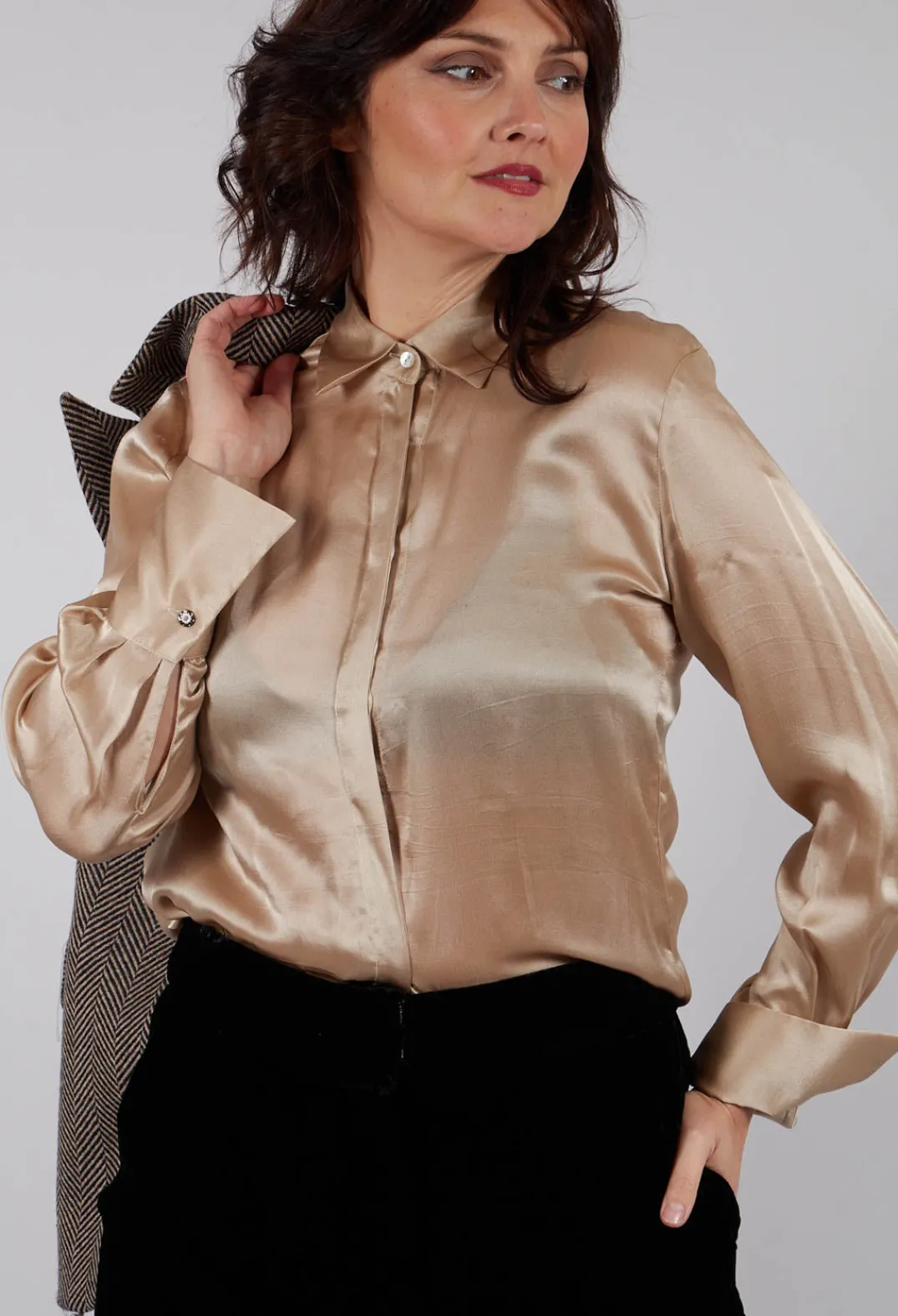 T.ba Shirts & Blouses^Long Sleeve Shirt in Champagne
