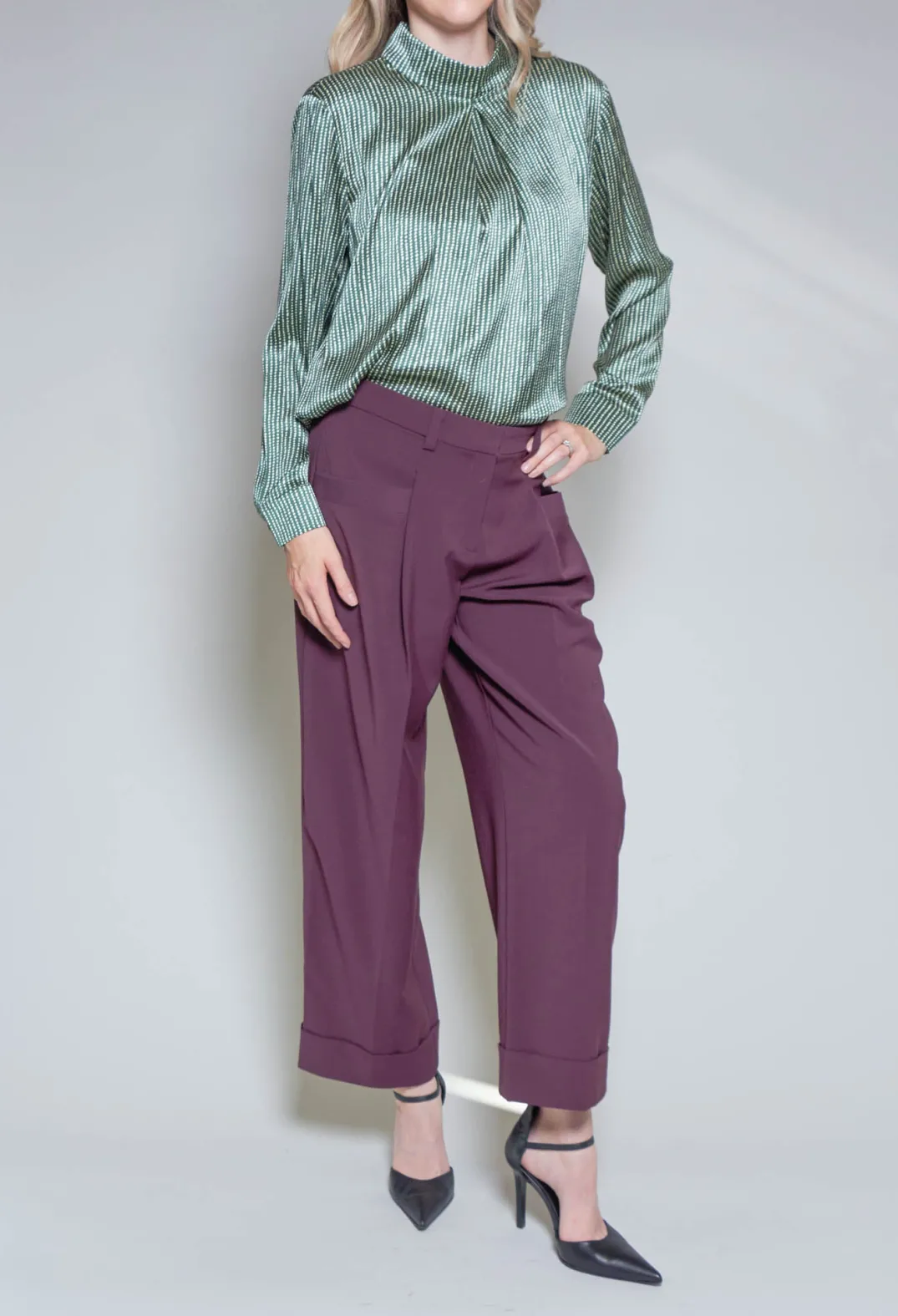 Niù Shirts & Blouses^Long Sleeved Silk Blouse in Green
