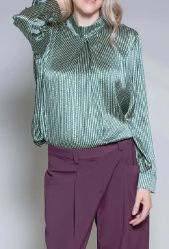 Niù Shirts & Blouses^Long Sleeved Silk Blouse in Green
