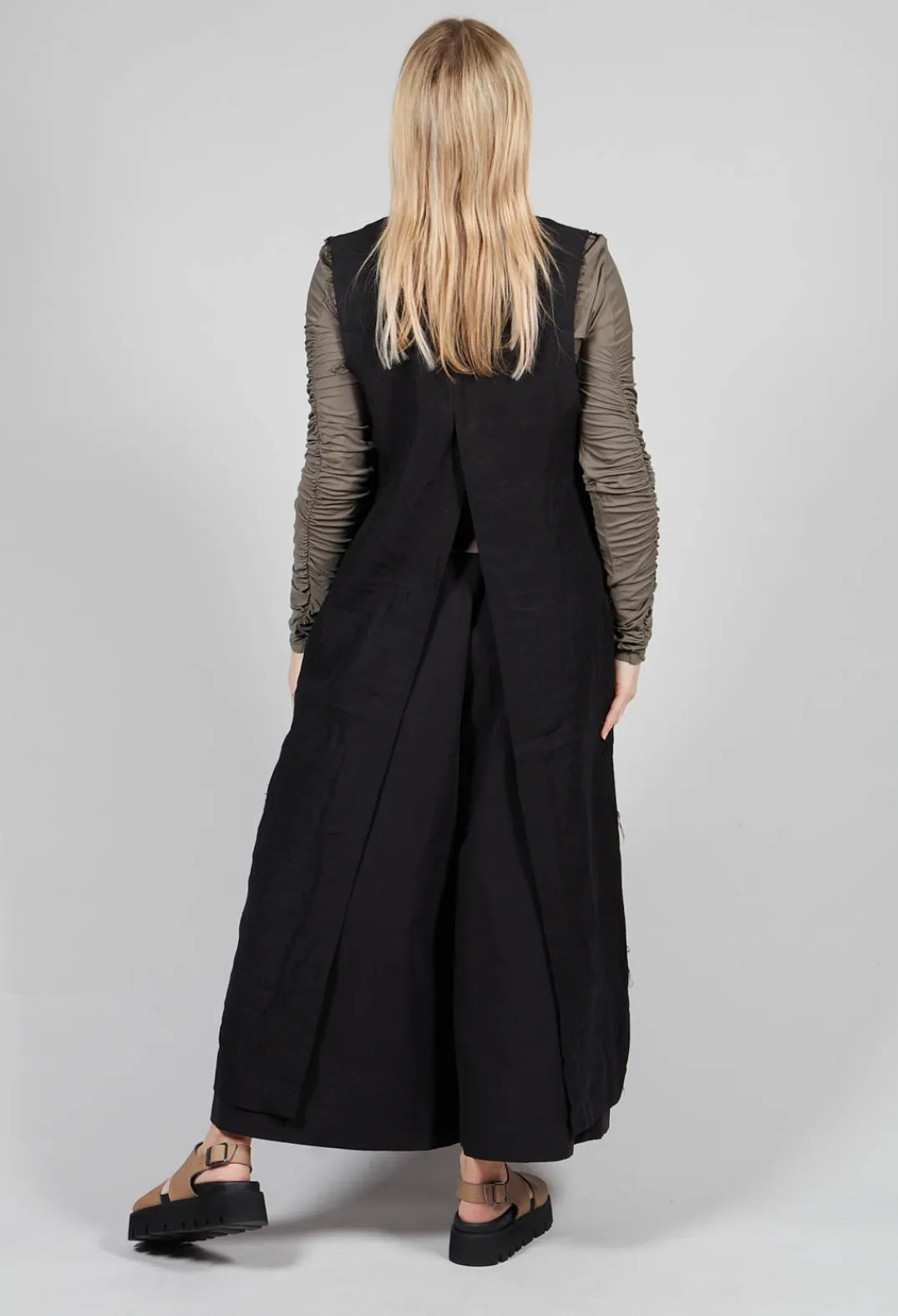 Isabel Benenato Jackets^Longline Linen Waistcoat in Black