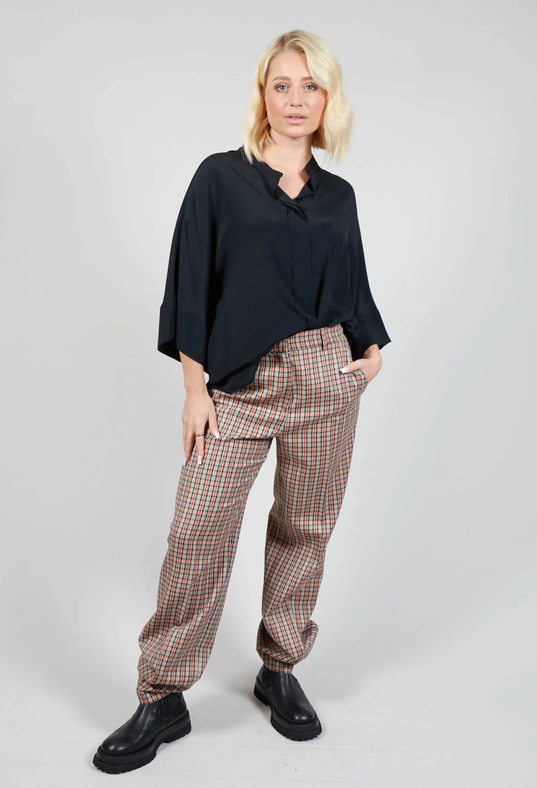 Beatrice B Shirts & Blouses^Longline Shirt in Black