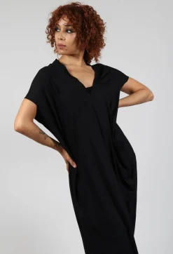 Bread and Butter Dresses^Loose V-Neck Dress in Black