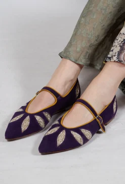 Meher Kakalia Flats^Lulu Point Shoes in Suede Purple Volga