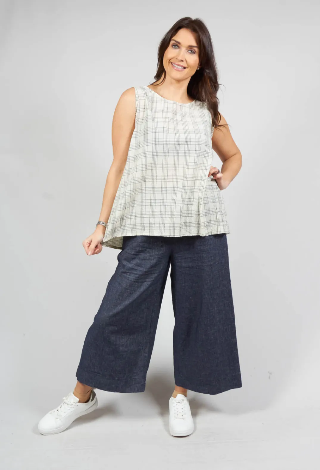 Mama B Shirts & Blouses^Macro G Sleeveless Top in Quadro Nero