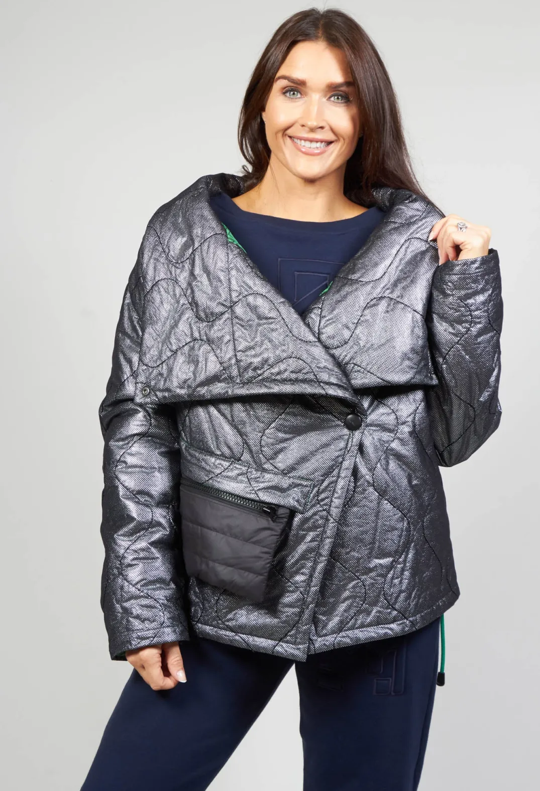 Malloni Jackets^Metallic Puffer Jacket in Ortoclasio Black / Silver