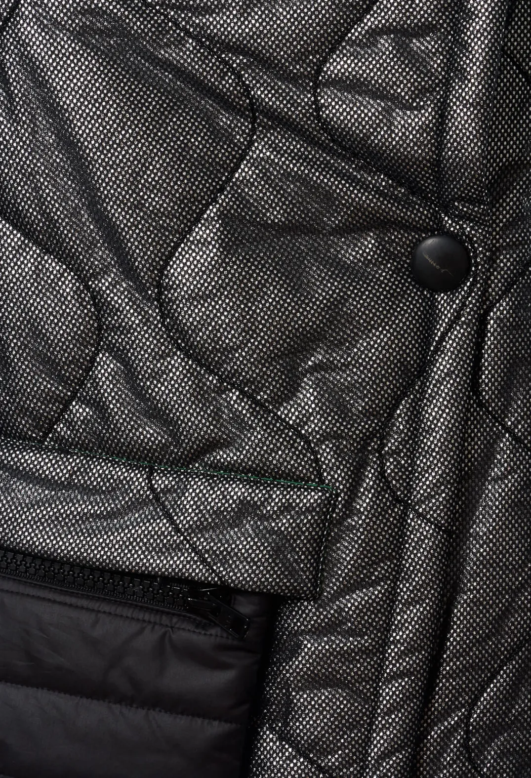 Malloni Jackets^Metallic Puffer Jacket in Ortoclasio Black / Silver