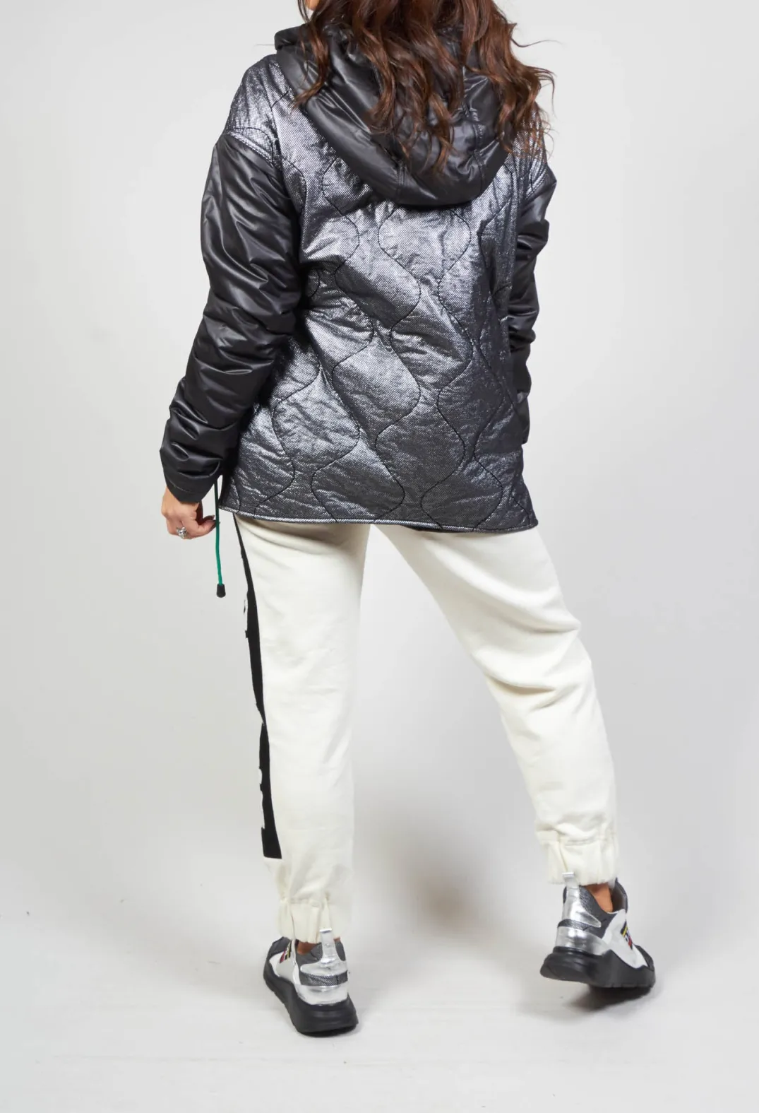 Malloni Jackets^Metallic Zip Up Jacket in Ortoclasio Black / Silver