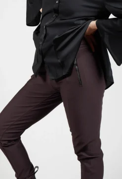 High Trousers^Minimalist Trousers in Burgundy