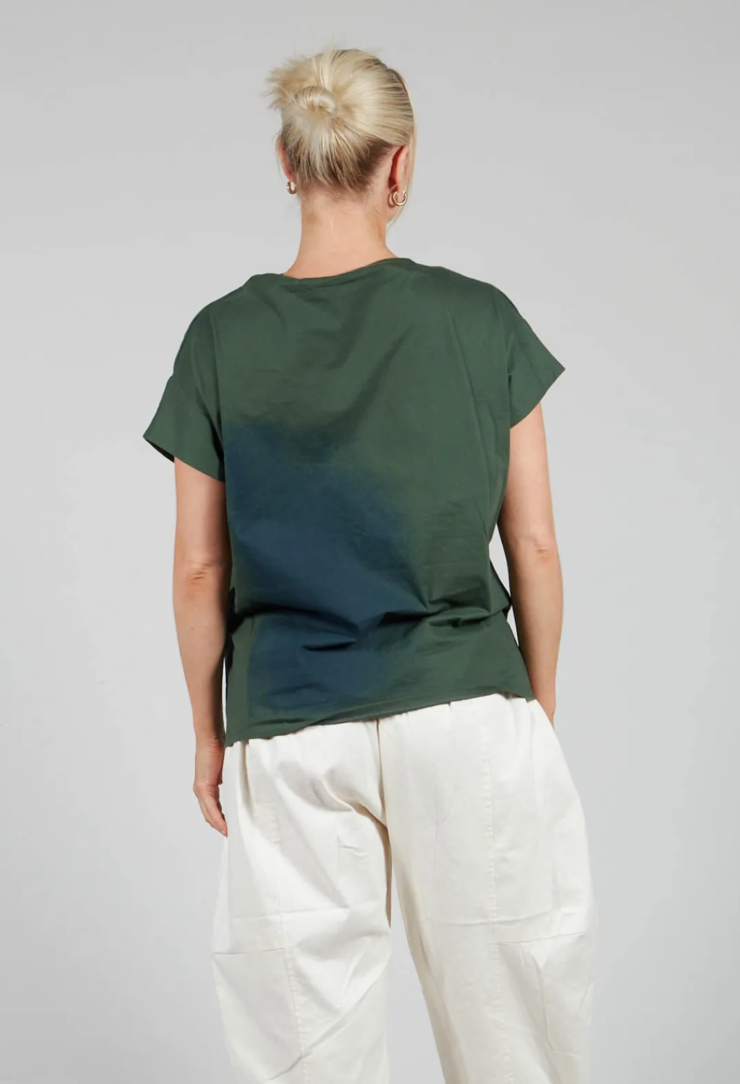 Moyuru Jumpers^Ombre T-Shirt in Green