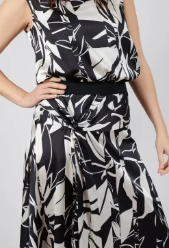 High Skirts^On Point Skirt in Navy Print