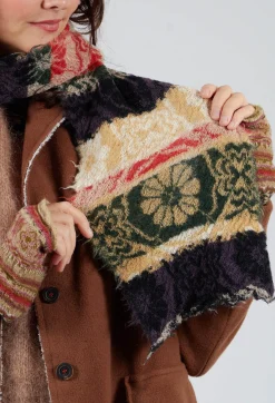 Butapana Scarves^Oriental Wool Scarf in Apricot