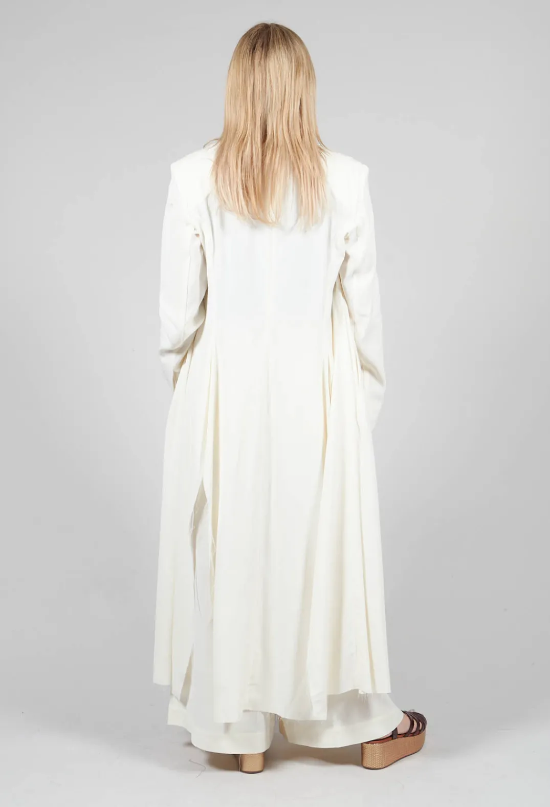 Isabel Benenato Coats^Overcoat in White