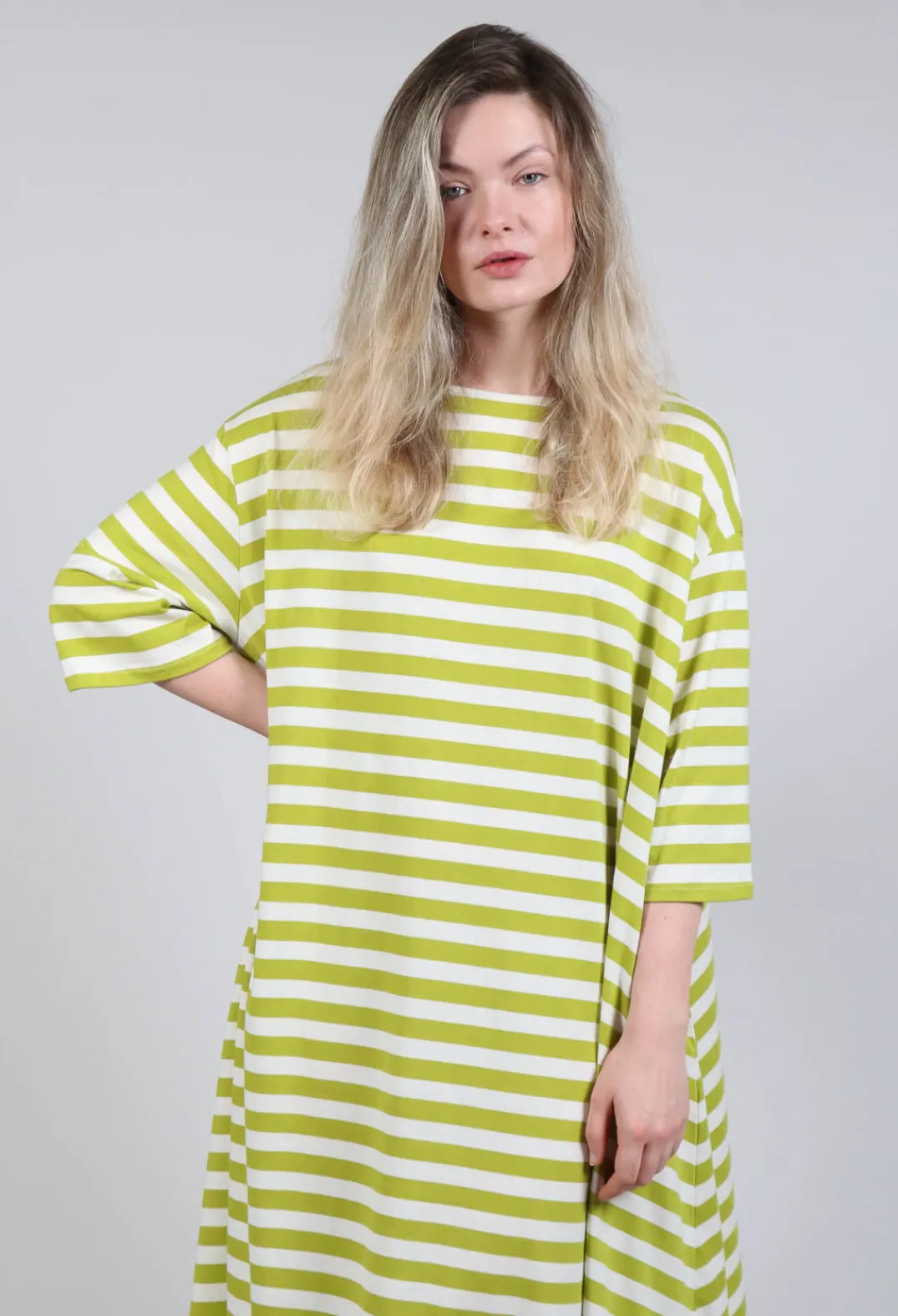 Apuntob Dresses^Oversized T-Shirt Dress in Pistachio