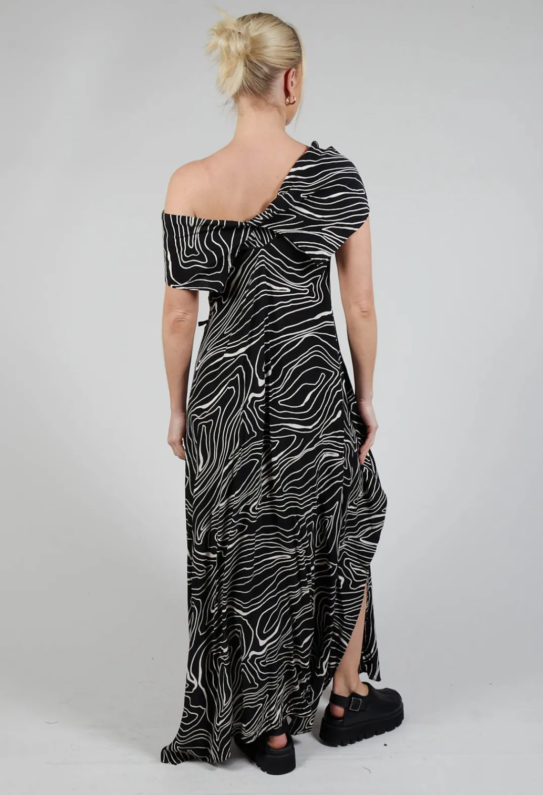 Xenia Design Dresses^PAKA11 Dress in Black with White