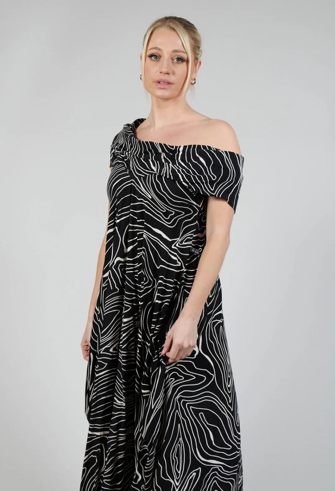 Xenia Design Dresses^PAKA11 Dress in Black with White