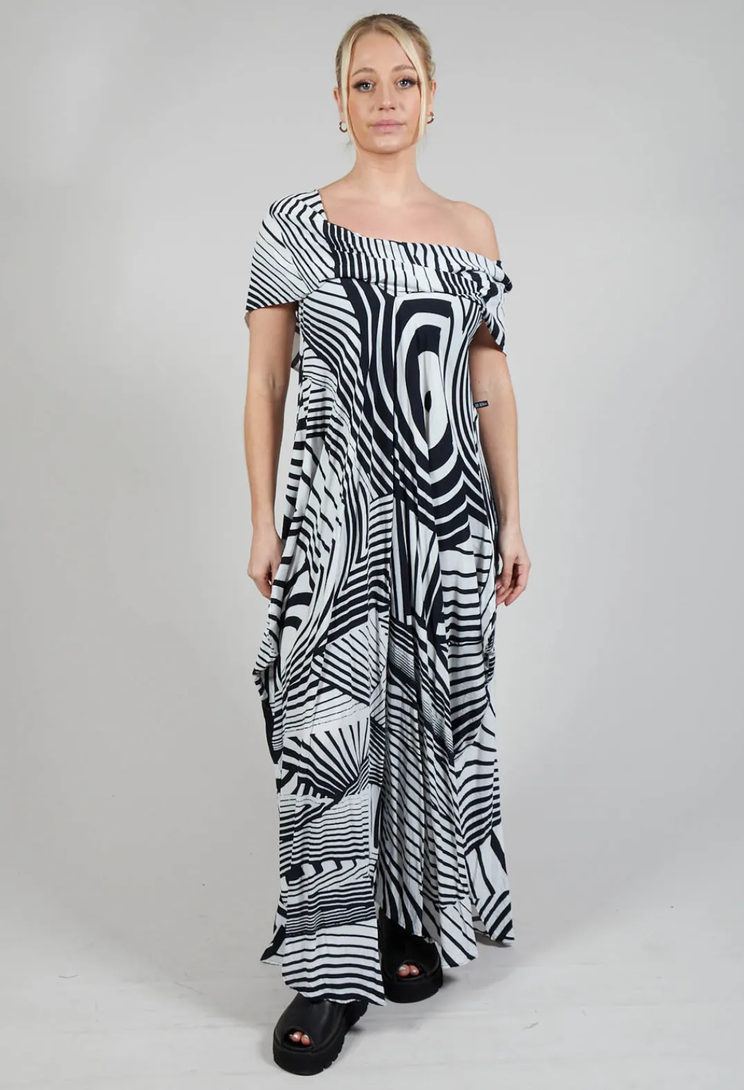 Xenia Design Dresses^PAKA10 Dress in White with Black