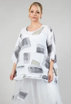 Bread and Butter Tops^Patch Print Boxy Top in White and Black