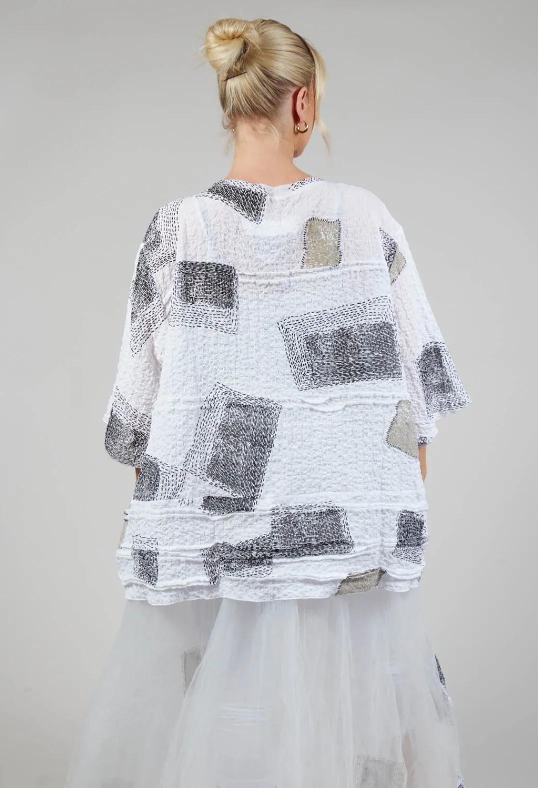 Bread and Butter Tops^Patch Print Boxy Top in White and Black