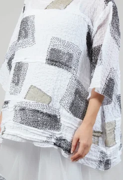 Bread and Butter Tops^Patch Print Boxy Top in White and Black