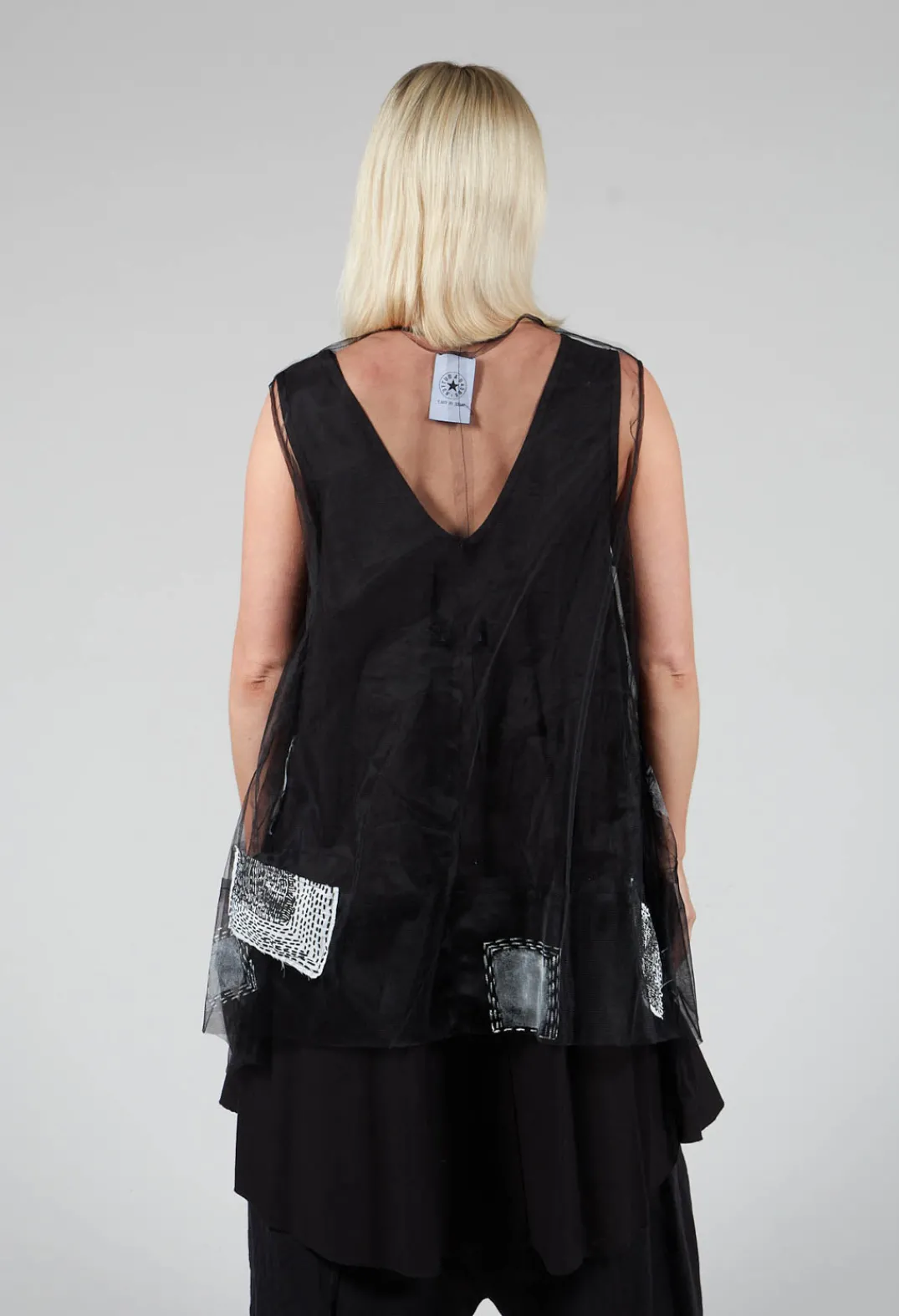 Bread and Butter Tops^Patch Print Mesh Vest in Black and White