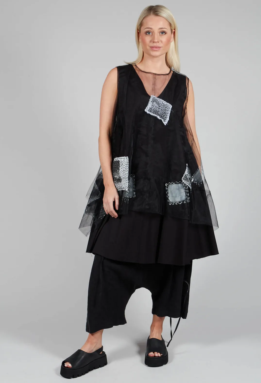 Bread and Butter Tops^Patch Print Mesh Vest in Black and White
